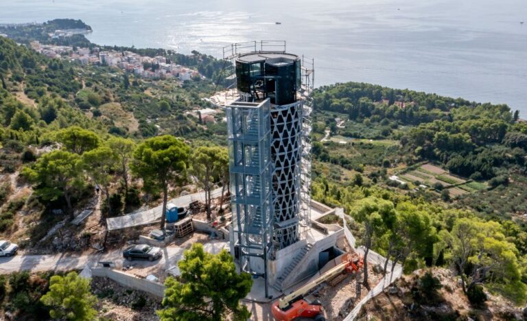 observation deck at the top of the Marjan Split forest park